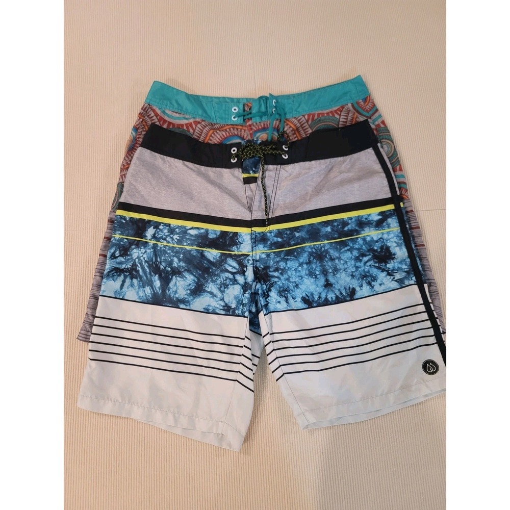 free world shorts lot of 2 Board short with drawstring size 34 stripes tie dye